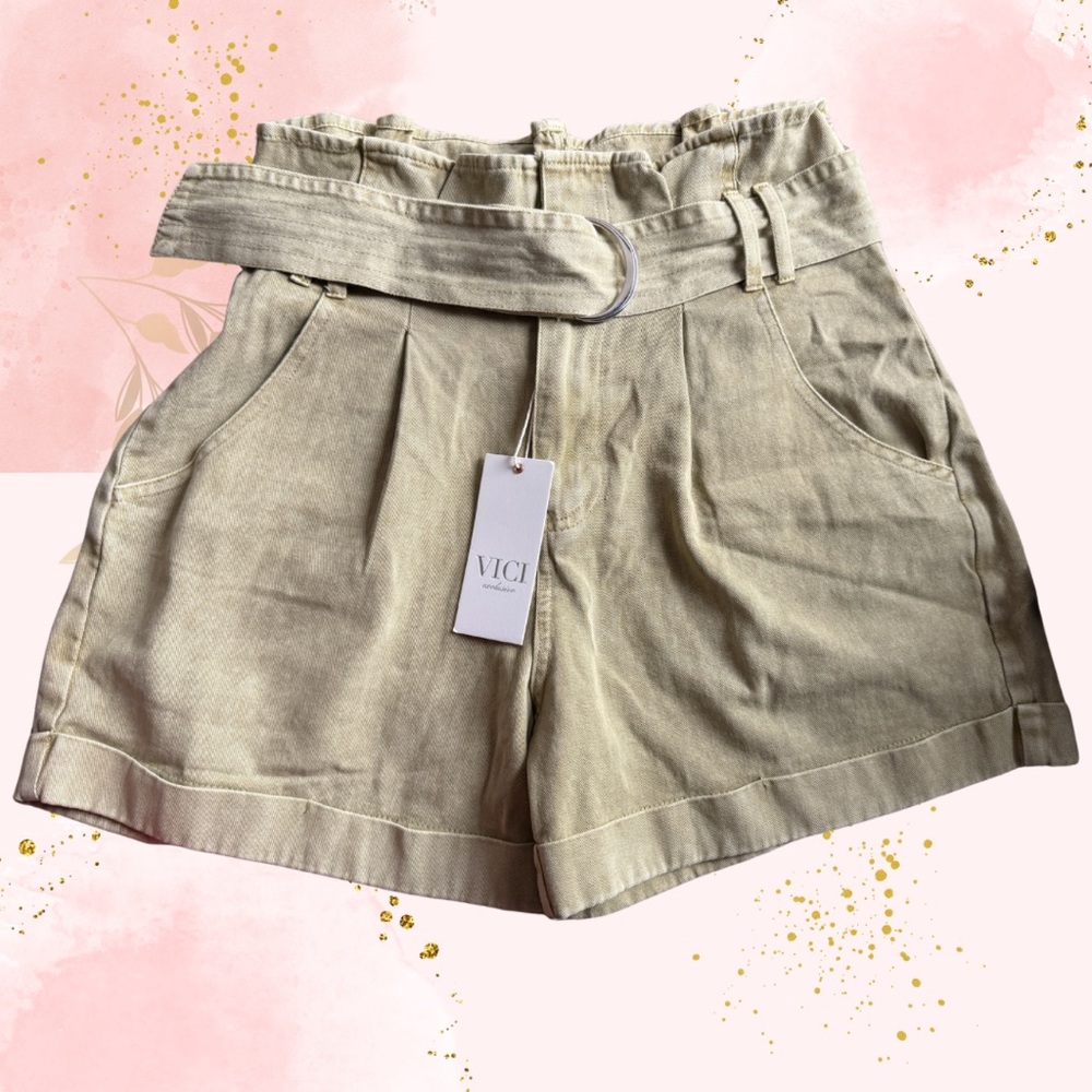 *NWT* Vici Paperbag‎ Waist Shorts